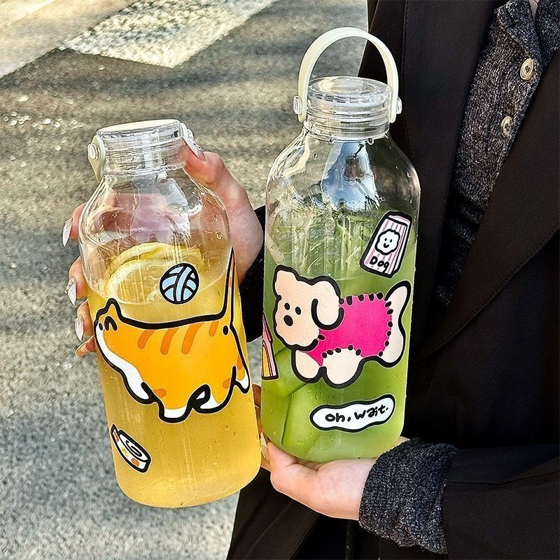 Bình Nước Nhựa Trong Suốt Kèm Sticker, Bình Đựng Nước 1L Có Quai Xách Tiện Lợi Mang Đi Học Làm dinohome
