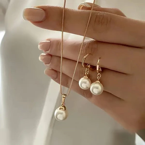 Bộ trang sức nữ retro giả ngọc trai, mặt dây chuyền và bông tai đơn giản, phù hợp mọi dịp