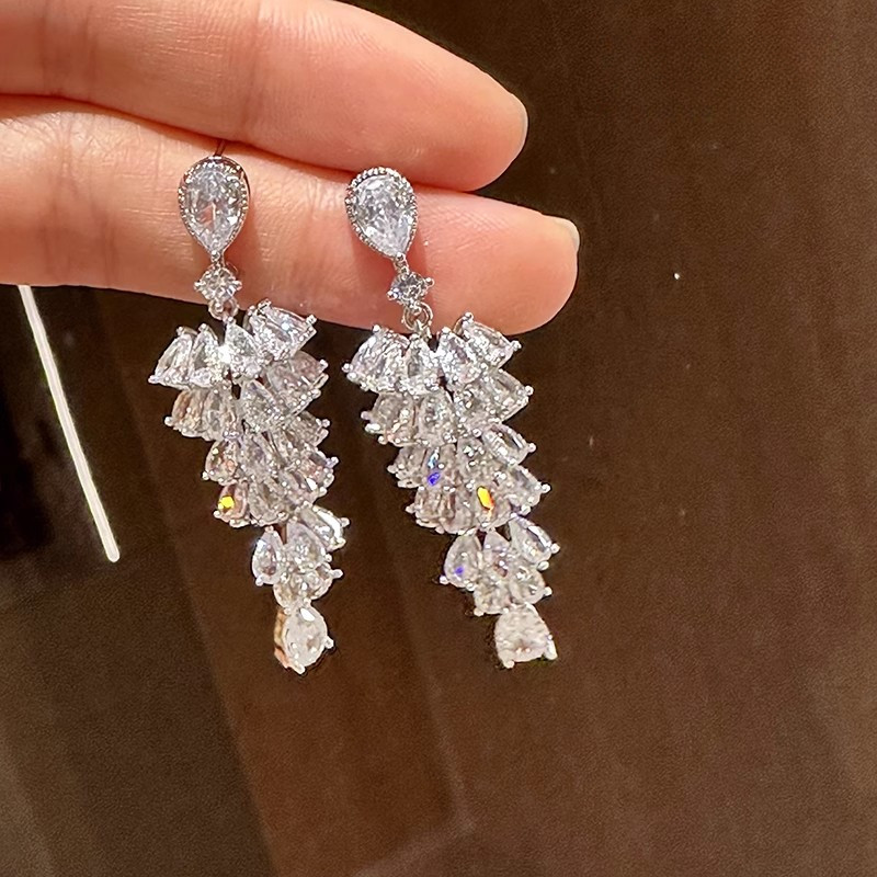 Bông tai Zircon thả nước thời trang Hàn Quốc Bông tai tinh tế sang trọng