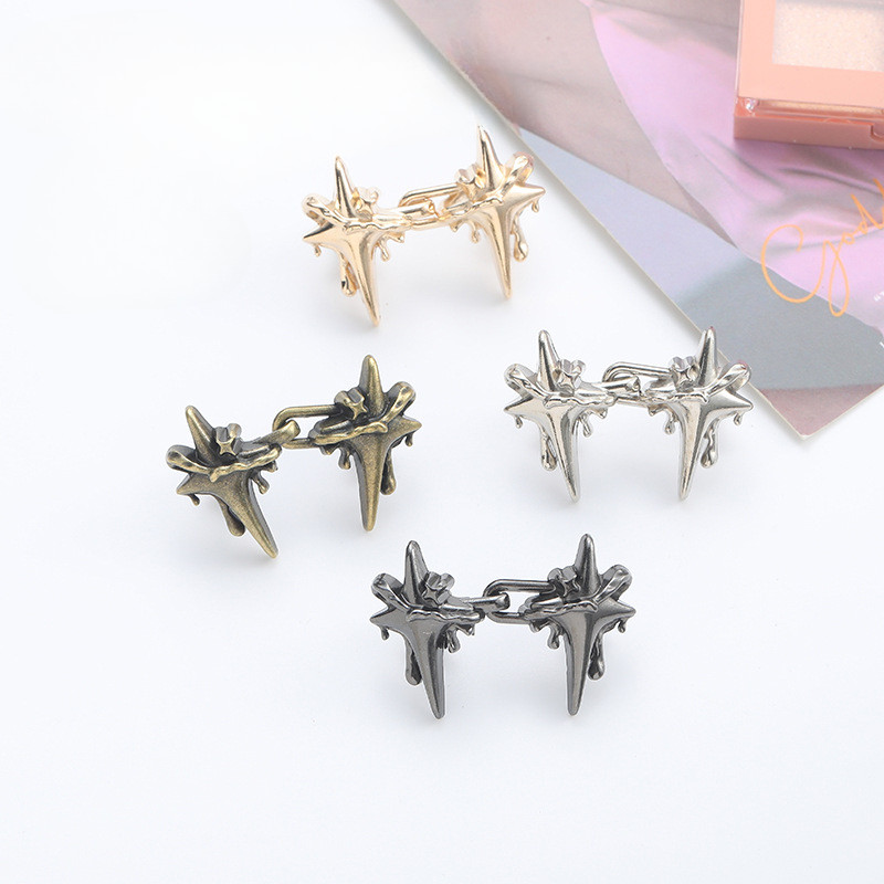 Nút thắt lưng ngôi sao bốn cánh, Nút thắt lưng không cần đinh và không cần đường may có thể tháo rời, một công cụ để thay đổi kích thước eo của quần jean sang một chiếc nhỏ hơn nếu eo quá lớn.
