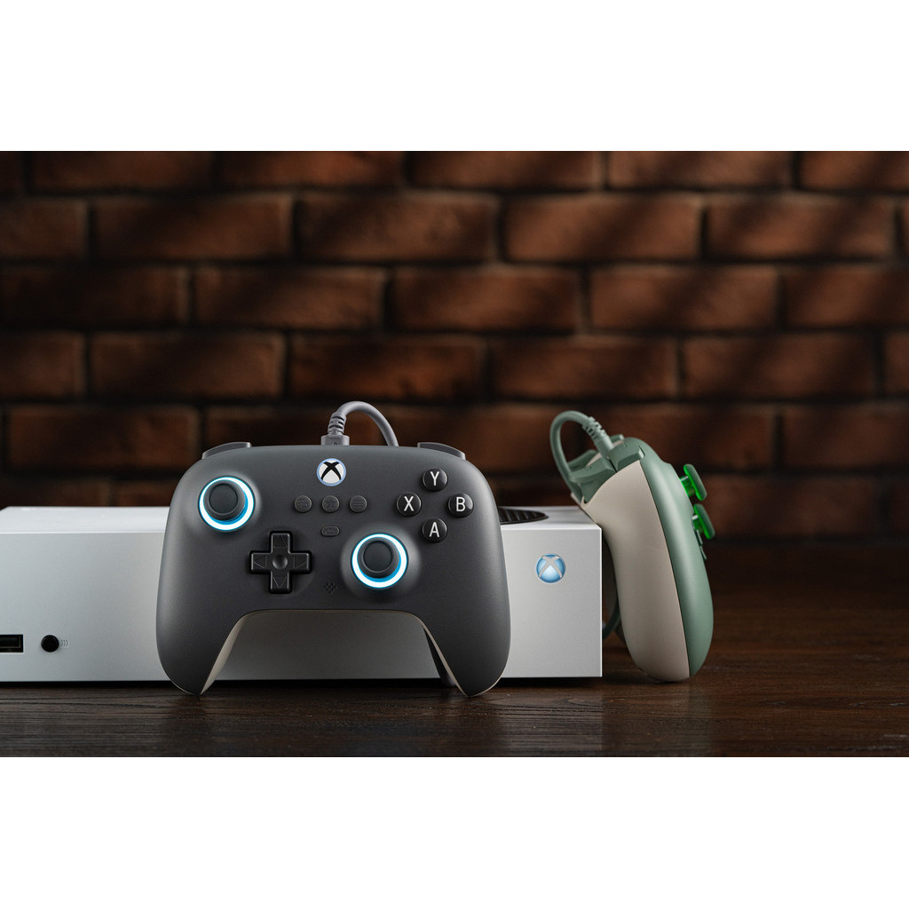 Bộ điều khiển trò chơi có dây 8BitDo Ultimate C cho Xbox Series X / S Xbox One với cần điều khiển hiệu ứng phòng chiếu sáng RGB cho Windows 10 / 11