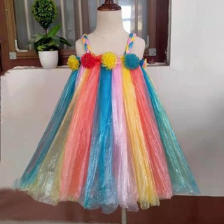 Quần áo thân thiện với môi trường đầy màu sắc Quần áo biểu diễn thời trang thủ công mẫu giáo