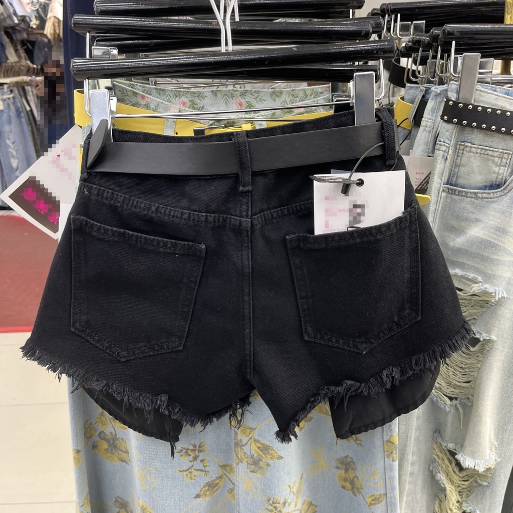 Quần short denim nữ cao cấp độc đáo, phù hợp mùa hè 2025