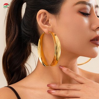 Bông Tai Vòng Lớn từ Kim Loại Vàng, Phù Hợp Cho Bữa Tiệc
