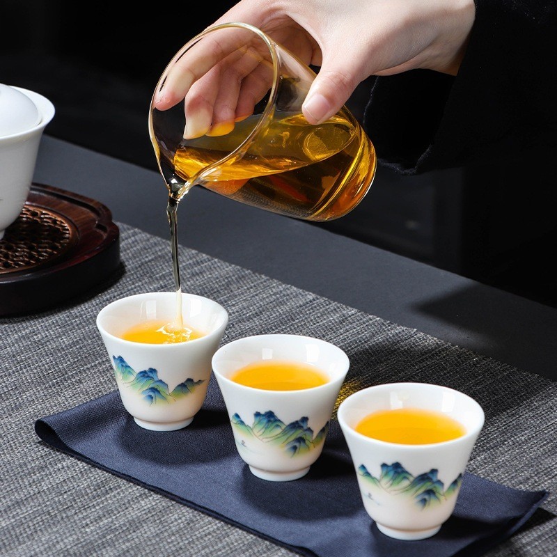 Bộ ấm chén khải sứ pha trà kèm vali da sang trọng