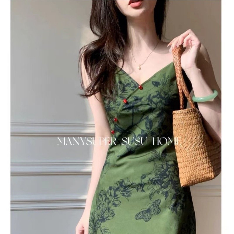 Mùa hè đầm over-the-knee không tay màu xanh đậm, thiết kế sang trọng với ánh sáng