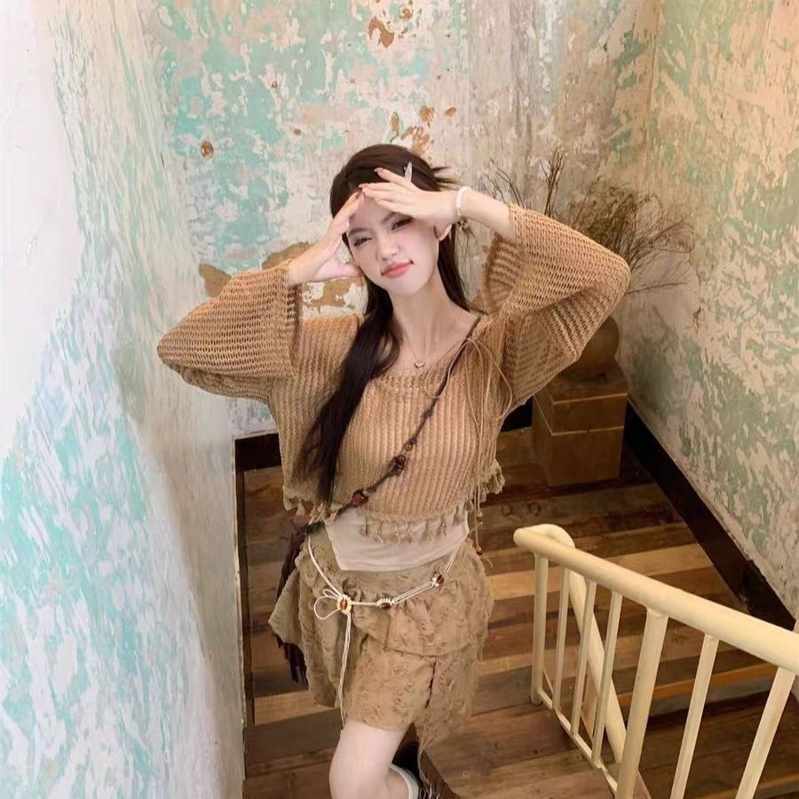 [Yu]Bộ đồ nữ phong cách đất hoang, áo cánh rỗng tay dài, áo hai dây, váy bất quy tắc.