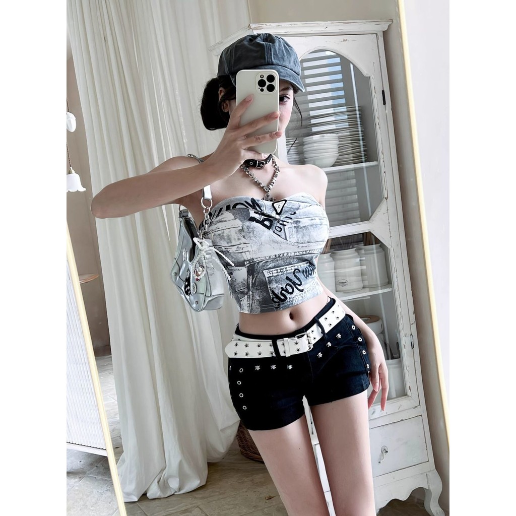 Miếng lót ngực gợi cảm dành cho mùa hè, thiết kế retro giúp ngụy trang dưới áo ngắn.