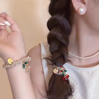 Dây buộc tóc và mặt dây chuyền hoa anh đào với họa tiết kim cương giả - Xu hướng thời trang Hàn Quốc