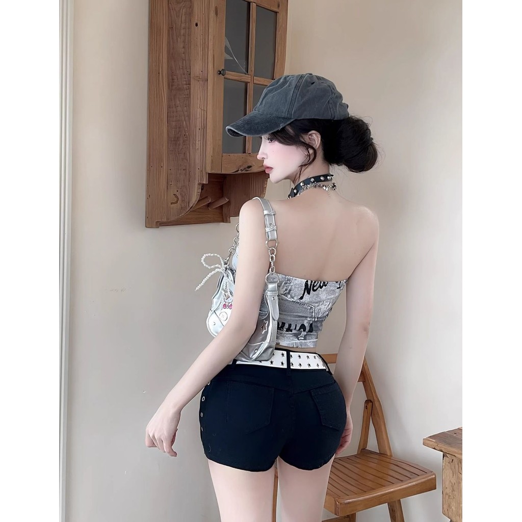Miếng lót ngực gợi cảm dành cho mùa hè, thiết kế retro giúp ngụy trang dưới áo ngắn.