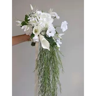 Bó hoa mô phỏng thác nước tắng xanh  cao cấp, chụp ảnh cưới phong cách trẻ trung, xinh xắn CEVERIA