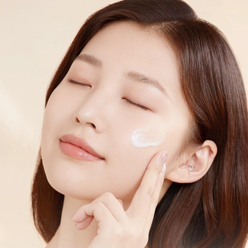Kem dưỡng da Five Vitamin C 4 trong 1 Vooral Isolated Skin & Cream Brighten Kem che khuyết điểm Skin N0