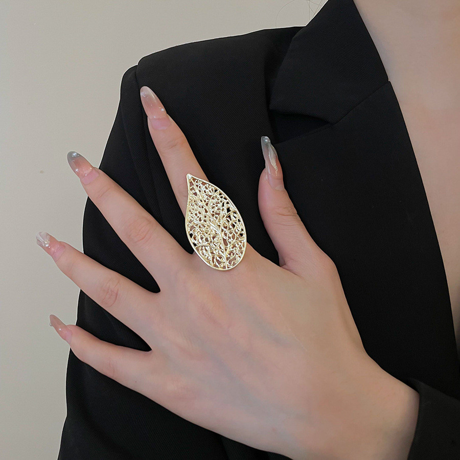 [Jewbeauty] Nhẫn rỗng hoa lá hình bầu dục bằng kim loại, nhẫn ngón trỏ châu Âu và Mỹ, thiết kế thích hợp, nhẫn dành cho nữ