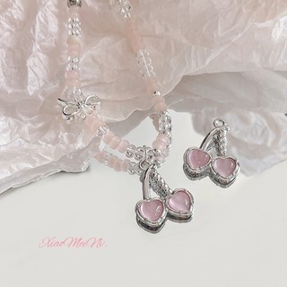 Đeo đẹp với dây chuyền handmade thiết kế hoa hồng và bướm anh đào, phù hợp làm phụ kiện cho điện thoại di động