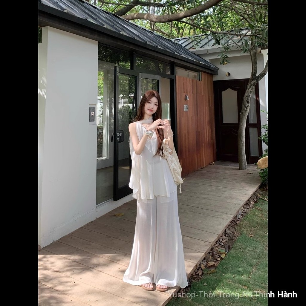 [YU]Set đồ nữ kiểu Pháp, áo vest không tay cổ V rộng phối quần dài, thiết kế nhẹ nhàng, sang trọng.