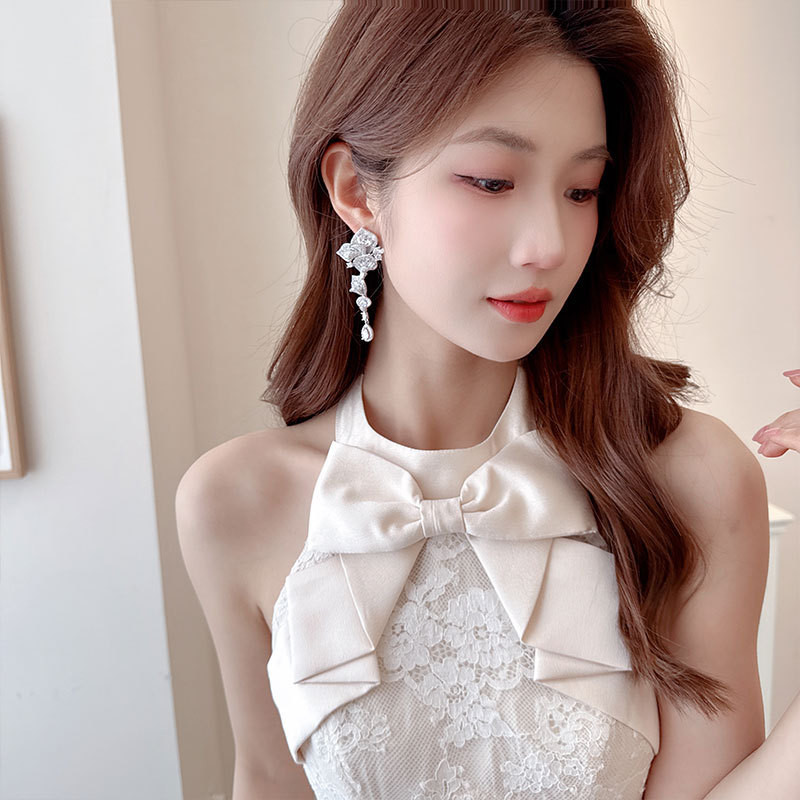 Bông tai hình cánh hoa Zircon sang trọng Bông tai thời trang cô dâu kim cương