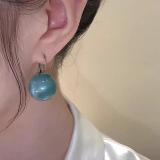 Tai nghe khóa phong cách Hàn Quốc, sang trọng với bóng xanh đơn giản