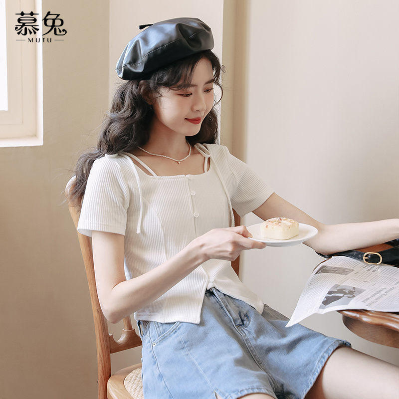 Mutu áo thun nữ phong cách Hồng Kông ngọt cay, slim-fit, phù hợp mùa hè 2026
