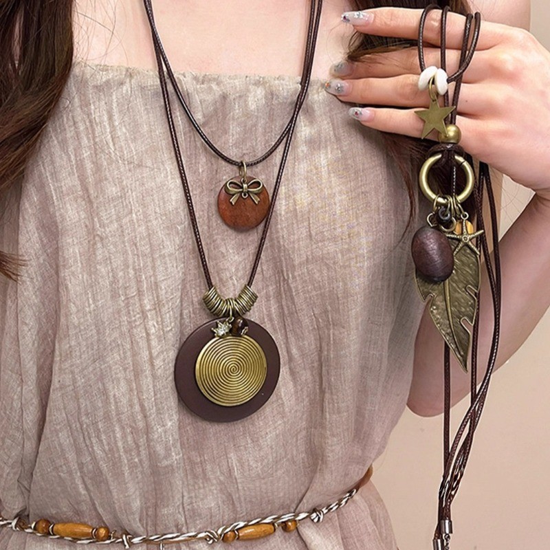 Vòng cổ nữ Bohemian Phong cách mới Vòng cổ lá cổ điển