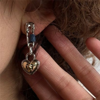 Bông tai hình trái tim thiết kế kẹp giấy độc đáo Hàn Quốc Nhật Bản