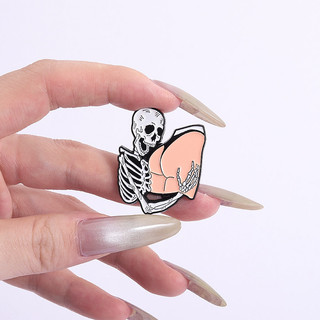Sáng tạo ngộ nghĩnh trâm cá tính đầu lâu kim loại, pin ba lô - phụ kiện Halloween độc đáo cho bạn bè