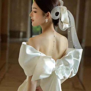 Kẹp tóc phong cách Hàn Quốc cho cô dâu với thiết kế lưới và nơ