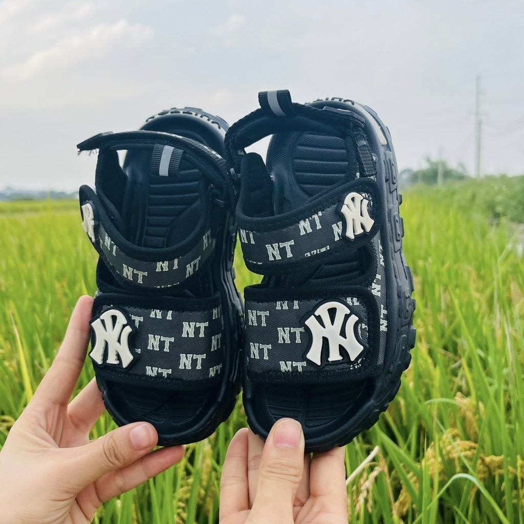xăng đan bé trai dép quai hậu cho bé gái N.Y nhẹ chống trơn trượt chữ kiểu dáng thể thao có quai dán QCCC full box  A13
