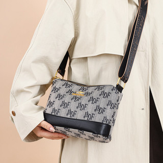 Thời trang Hàn Quốc phong cách giản dị Vai mát Crossbody đi lại túi của phụ nữ