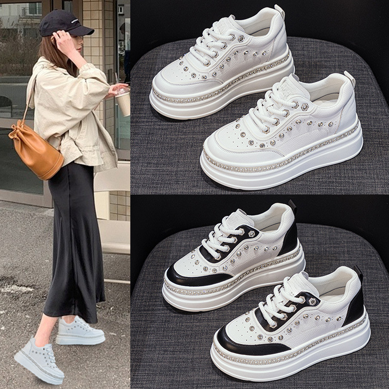 Chính Hãng Da Đế Dày Bên Trong Tăng Chiều Cao Giày Trắng Nữ Slip-On Mùa Hè 2025 Phong Cách Mới Nhẹ Phù Hợp Với Giày Nhỏ