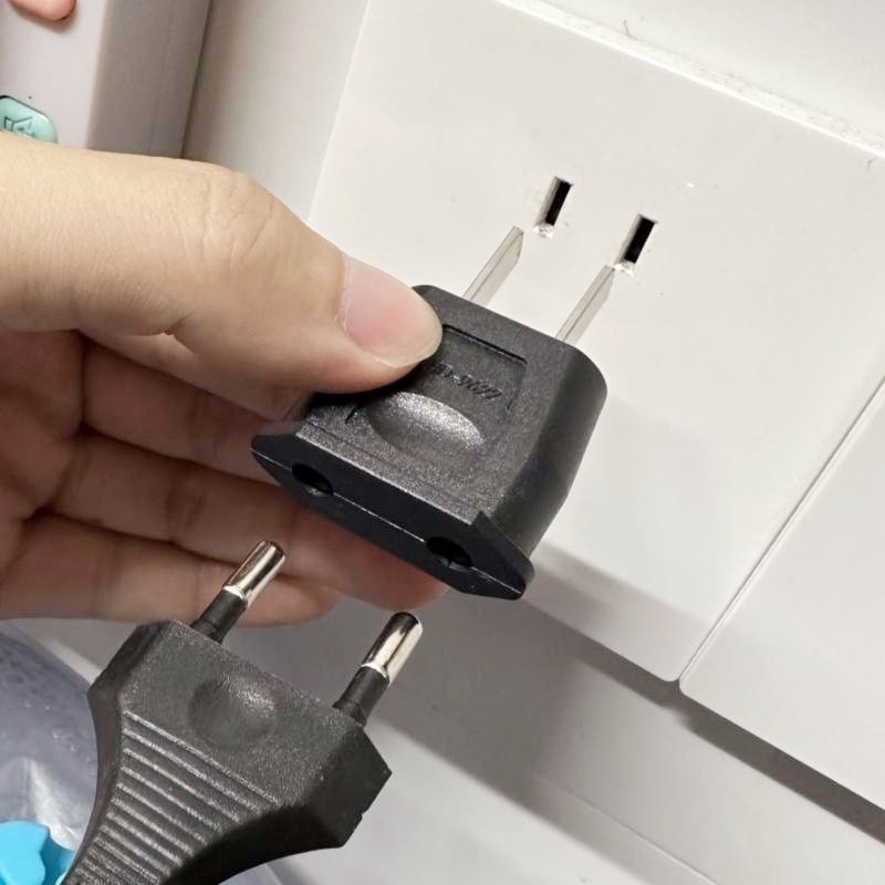 Thiết bị Châu Âu Bộ chuyển đổi tiêu chuẩn quốc gia Chân phẳng sang lỗ tròn Cắm chuyển đổi điện Sử dụng trong nước Cắm chuyển đổi chân tròn FV9L