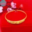 Vòng tay nữ mạ vàng, mô phỏng cát vàng, phù hợp làm trang sức đám cưới với phong cách vintage thanh lịch.