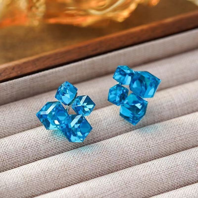 Bông tai vuông Aquamarine tự nhiên