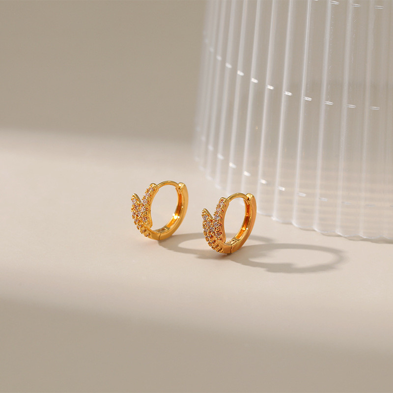 Bông tai vòng Huggie mạ vàng cho nữ, thiết kế đơn giản với đá Cubic Zirconia, phù hợp làm trang sức hàng ngày