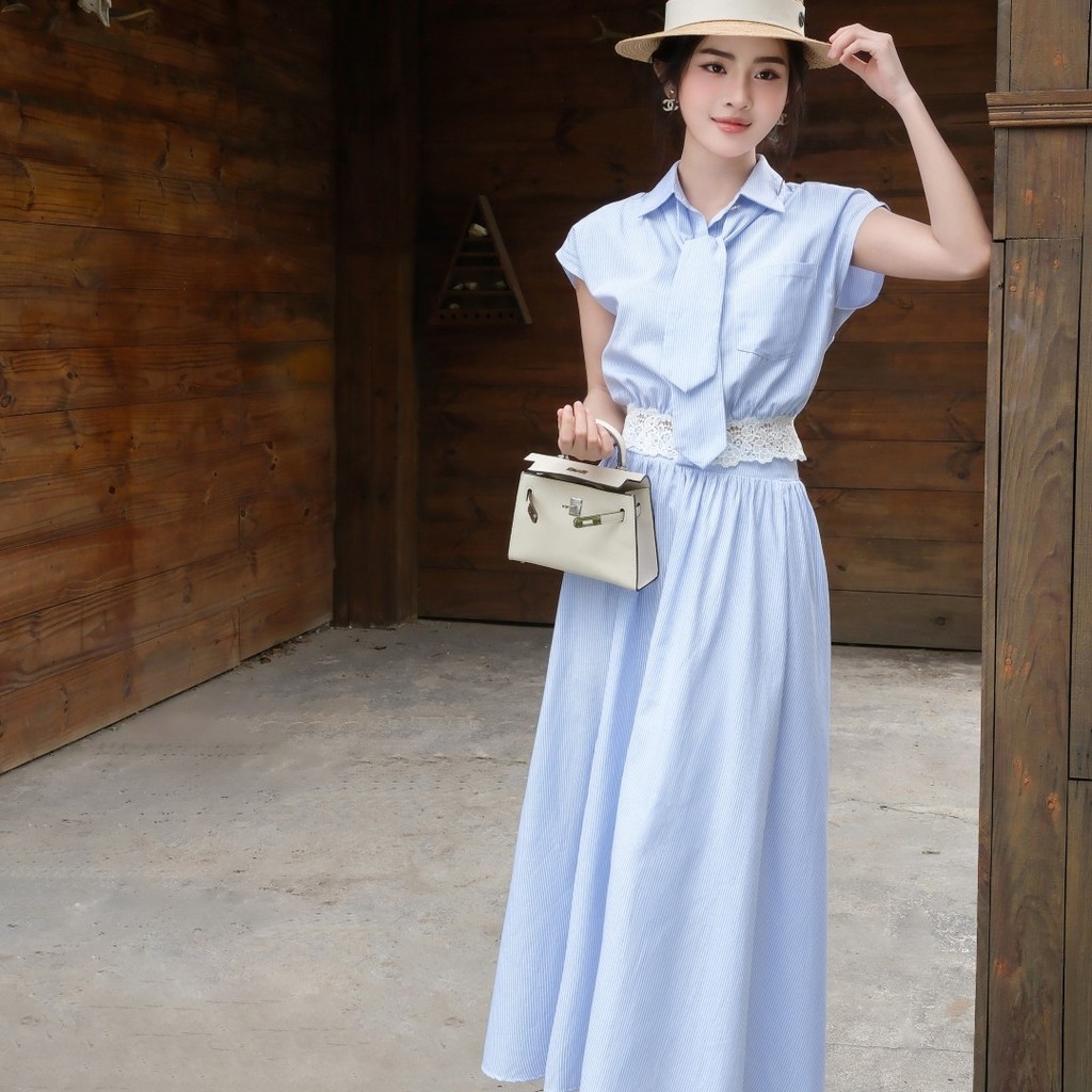 Set áo sơ mi cách điệu phối ren thêu trắng KHIẾT Fashion mix cùng chân váy chữ A xòe kẻ sọc xanh trẻ trung KS282
