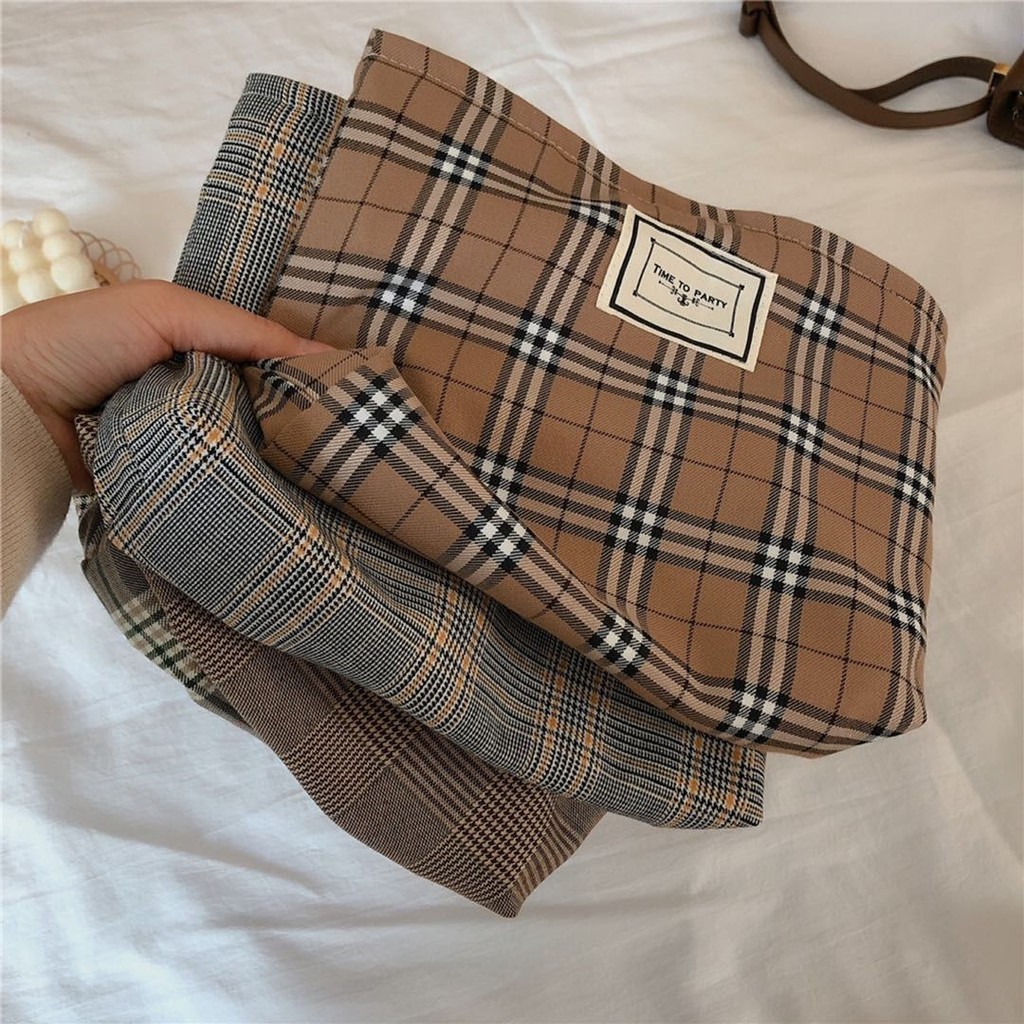 💦[Tỷ lệ đánh giá tốt 99%] Dòng màu cà phê cổ điển Túi xách lưới văn học đựng mỹ phẩm Túi vải B4ET