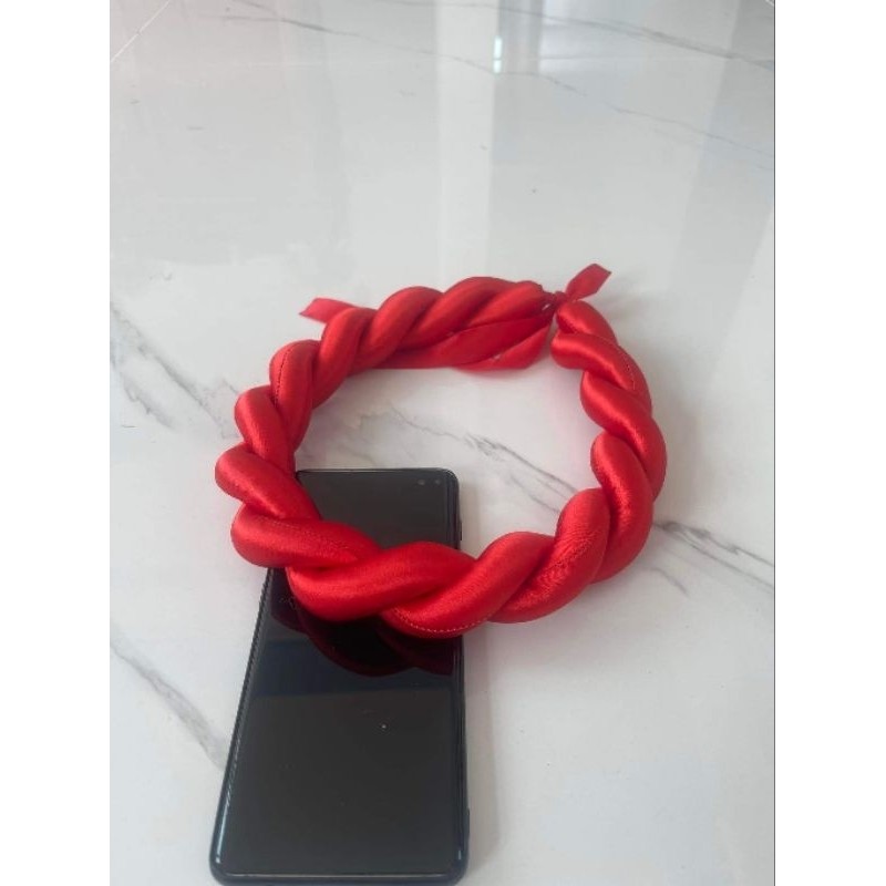 vấn xoắn đôi đội đầu cho cô dâu, dùng để biểu diễn văn nghệ, kết hợp cùng áo dài chụp ảnh tết kỷ yếu