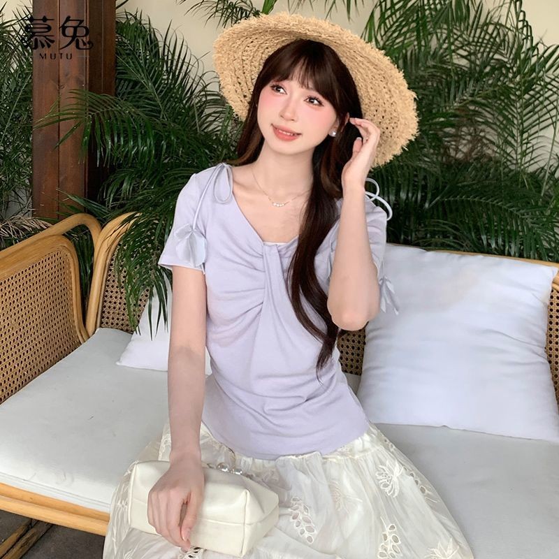 Mutu Phong Cách Pháp Thanh Lịch Ba Chiều Hoa Ngắn Tay Nữ Mùa Hè 2026 Phong Cách Mới Nhỏ Pure Desire Hot Girl Cổ Chữ v Hẹp