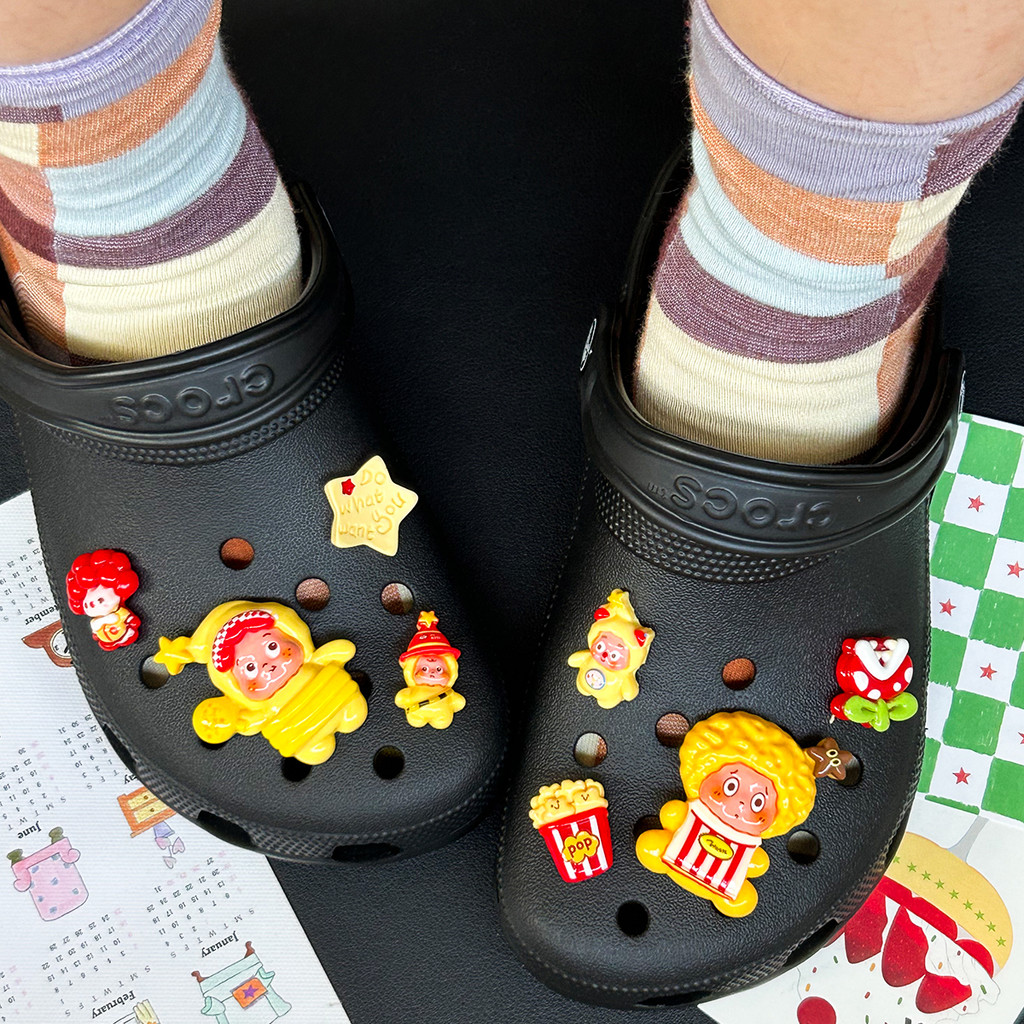 Thích hợp cho Crocs Pop Mart Giày Lỗ Hoa Phụ Kiện Giày Bong Bóng Dễ Thương Giày Ngôi Sao Hoa Giày Cao Cấp Lỗ Hoa Khóa Giày Busch Khóa Giày Zhibixing Khóa Giày Có Thể Tháo Rời Khóa Giày ins Giày Hoa