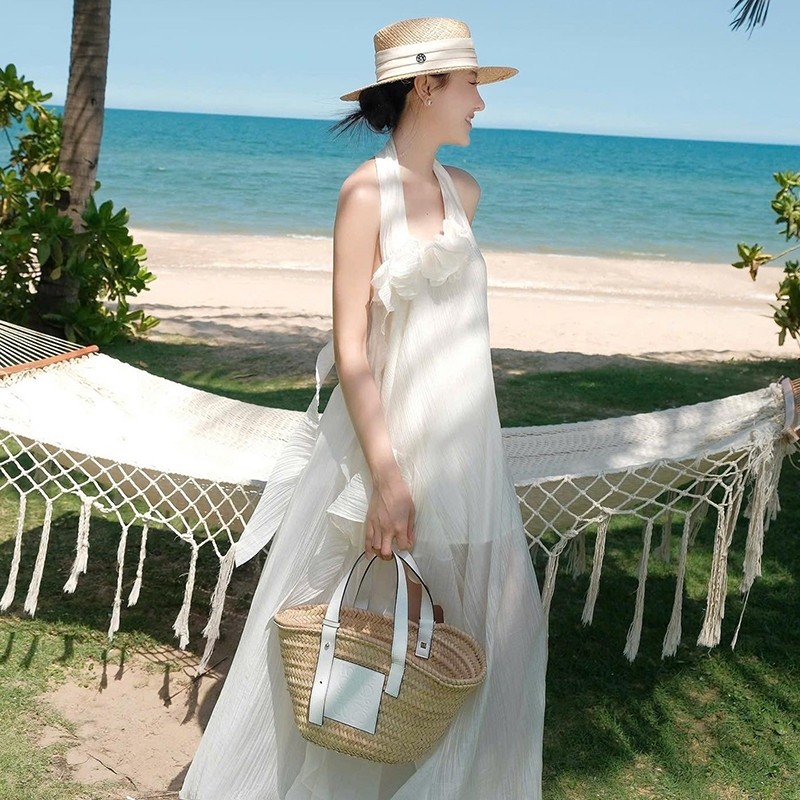 Váy dây tắt tay thiết kế shirred bất đối xứng thanh lịch, phù hợp mùa hè biển và ngày lễ