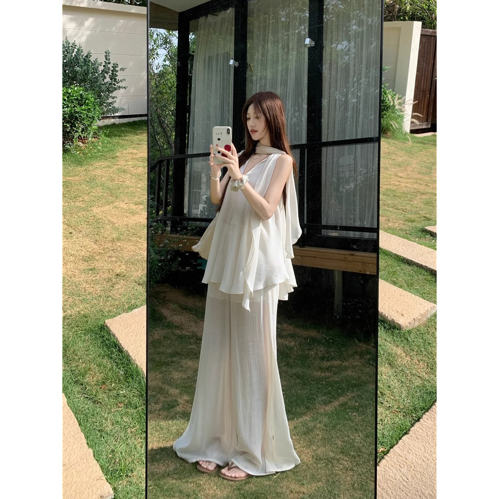 [YU]Set đồ nữ kiểu Pháp, áo vest không tay cổ V rộng phối quần dài, thiết kế nhẹ nhàng, sang trọng.