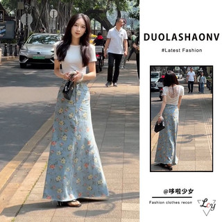 Bộ phong cách retro Y2K, bộ màu kẹo dopamine, bộ hot girl, bộ nữ mùa hè 2026, phong cách Hàn mới, áo thun ngắn tay ôm sát, chân váy hoa, bộ hai mảnh xu