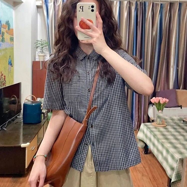 [Yu]Thiết kế áo sơ mi kẻ sọc cổ lật, chân váy nửa eo cao, phong cách retro Pháp, trẻ trung.