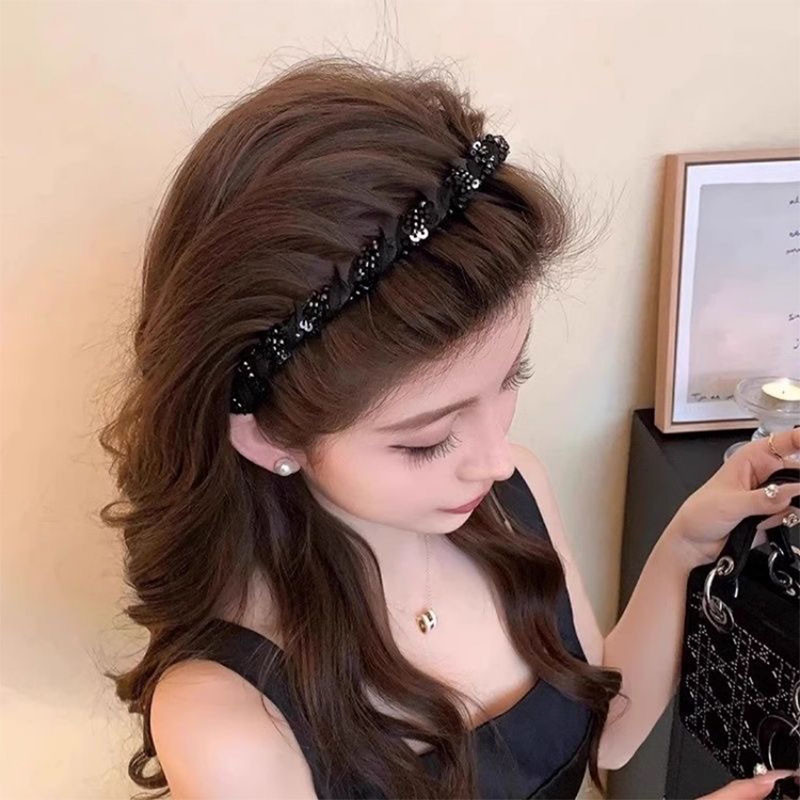 Băng đô đầu lâu với họa tiết kim cương giả, thiết kế gợn sóng chống trượt, phù hợp làm đẹp cho tóc.