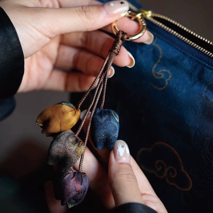 Túi đeo vai họa tiết đám mây đa năng cổ điển