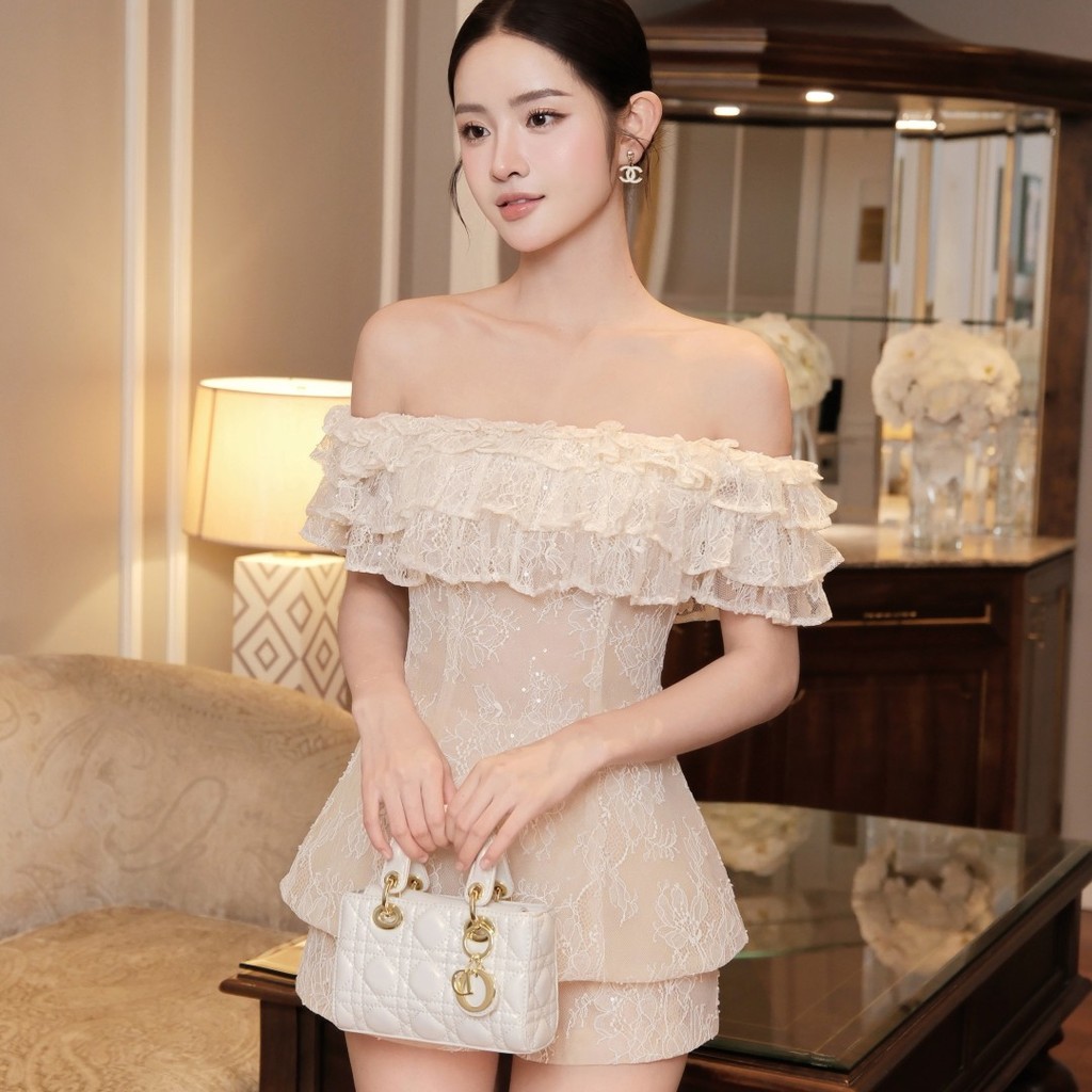 Set ren kim sa KHIẾT gồm áo peplum trễ vai phối bèo tầng mix quần short form chữ A tôn dáng KS276