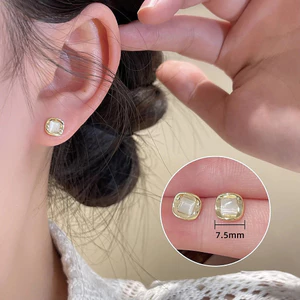 Bông tai vuông khí chất sang trọng nhẹ nhàng Hàn Quốc mới