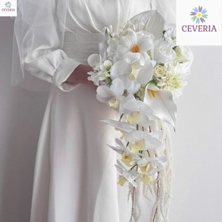 Bó hoa cưới dáng thác đổ màu trắng phối nhiều mẫu hoa nhân tạo CEVERIA T005