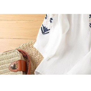 Mùa Hè 2025 Vải Lanh Cotton Thêu Áo Sơ Mi Nữ Cổ Tròn Thoáng Khí Mỏng Đèn Lồng Năm Phần Tư Tay Áo Top