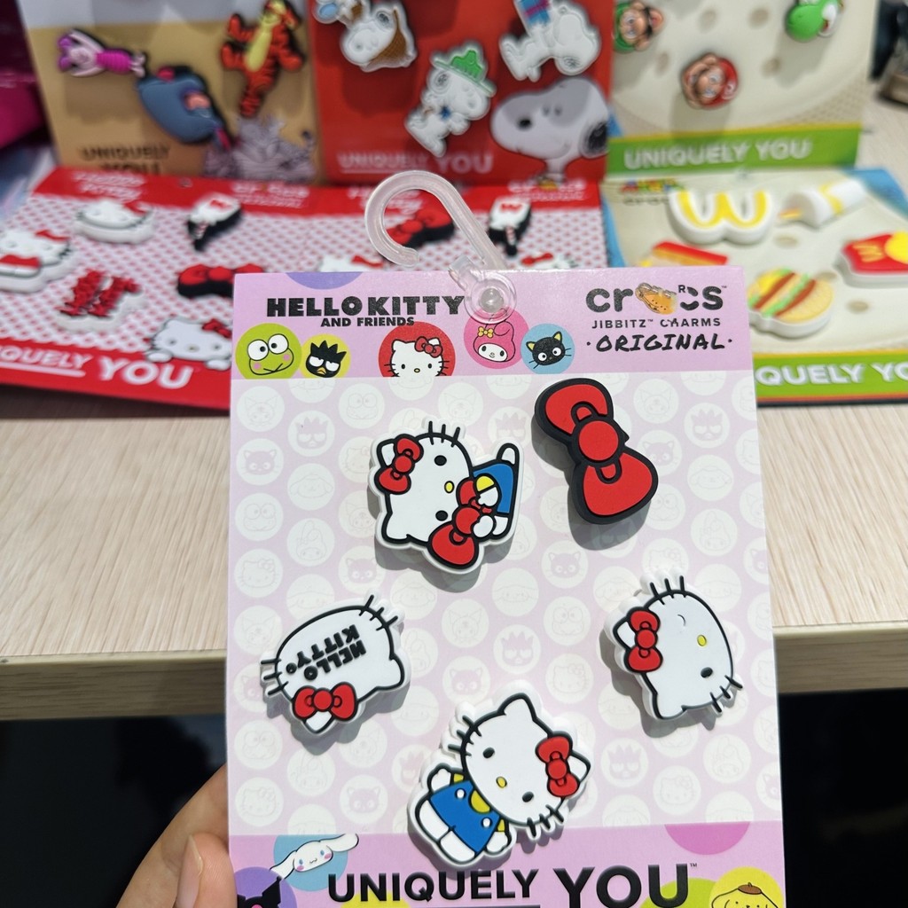 Phụ kiện Hello Kitty có thể tháo rời cho giày lỗ/giày cao cấp, họa tiết hoa Busch Zhibixing