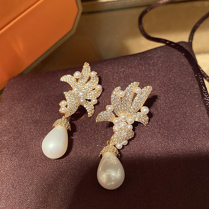 Bông tai tinh tế hình tua rua ngọc trai sang trọng Zircon mới